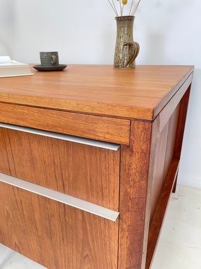 VINTAGE TEAK DOUBLE PEDESTAL PARTNERS DESK