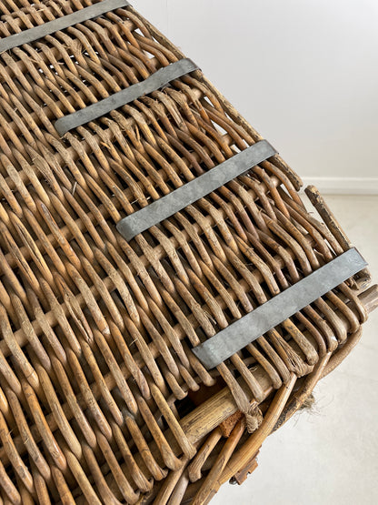 LARGE ANTIQUE LAUNDRY MILL BASKET / BLANKET STORAGE