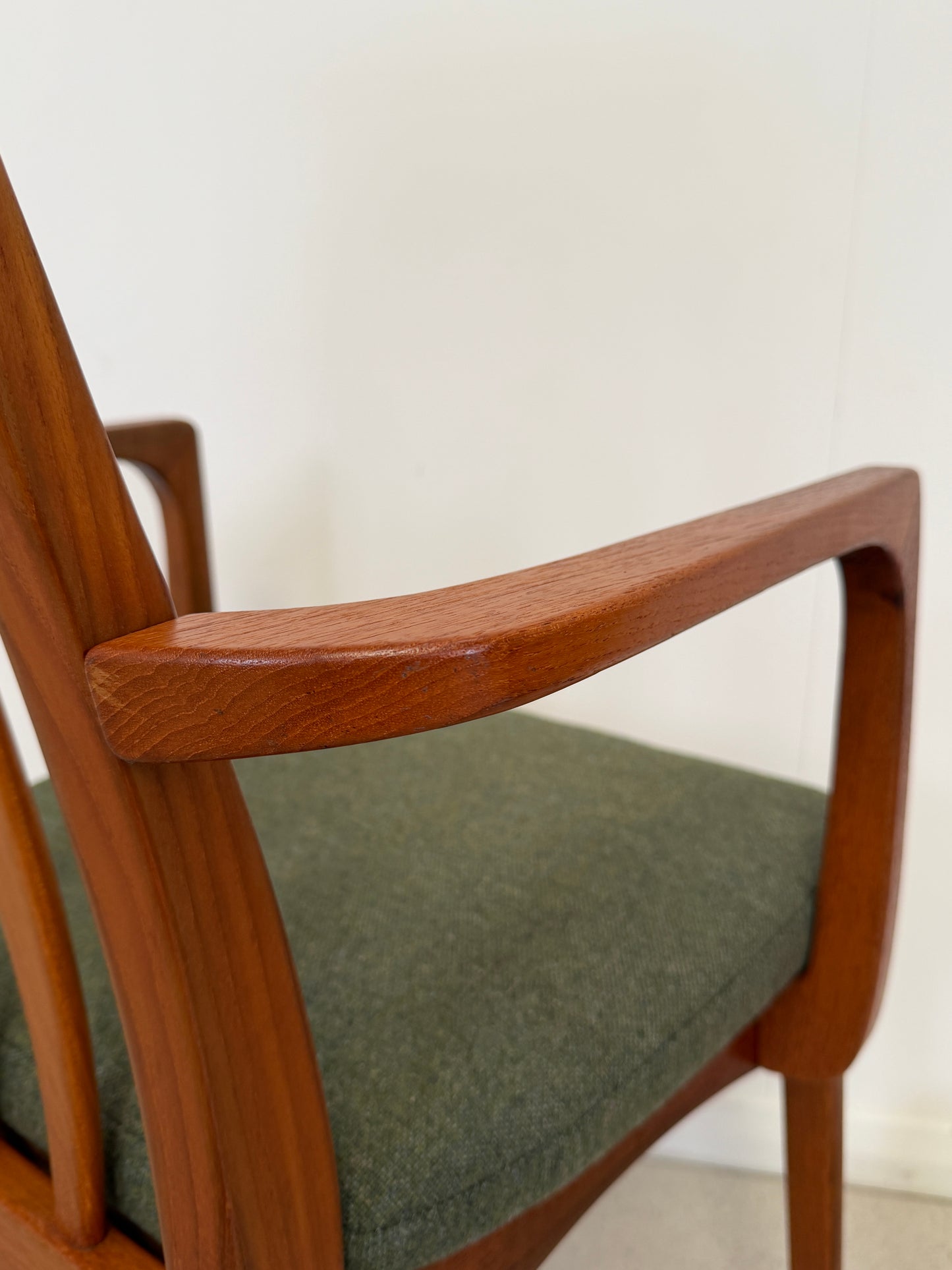 VINTAGE SVEGARDS SWEDISH DINING CHAIRS X 4
