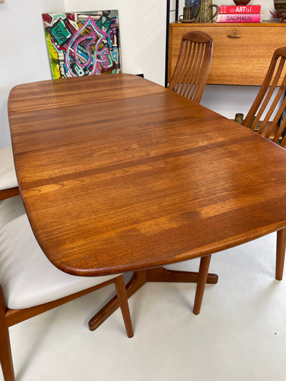 VINTAGE TEAK DINING TABLE & 4 CHAIRS BY BENNY LINDEN