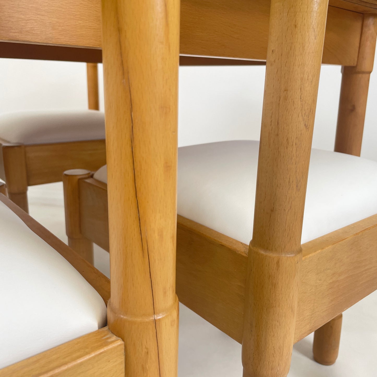 DINETTE TABLE AND CHAIRS IN BEECH
