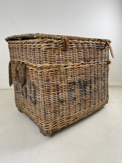 LARGE ANTIQUE LAUNDRY MILL BASKET / BLANKET STORAGE