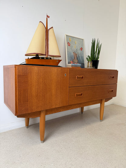VINTAGE COMPACT SIDEBOARD / DRESSING TABLE SCANDINAVIAN STYLE