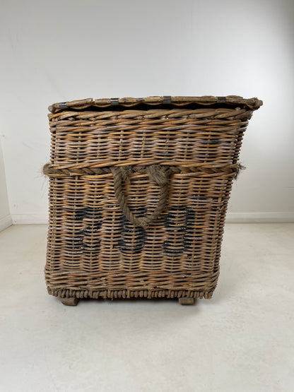 LARGE ANTIQUE LAUNDRY MILL BASKET / BLANKET STORAGE