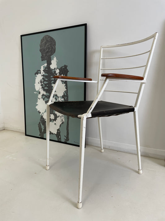 STAPLES LADDERAX ARMCHAIR IN WHITE