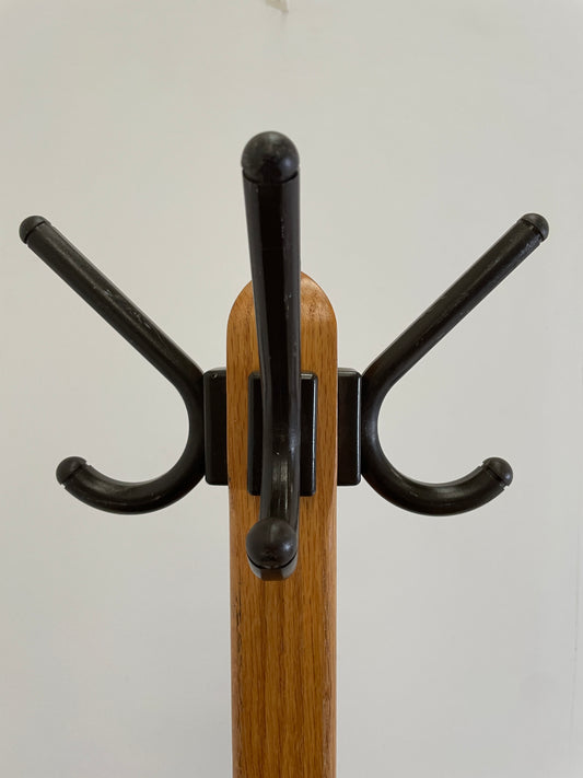 OAK COAT STAND WITH BROWN HOOKS