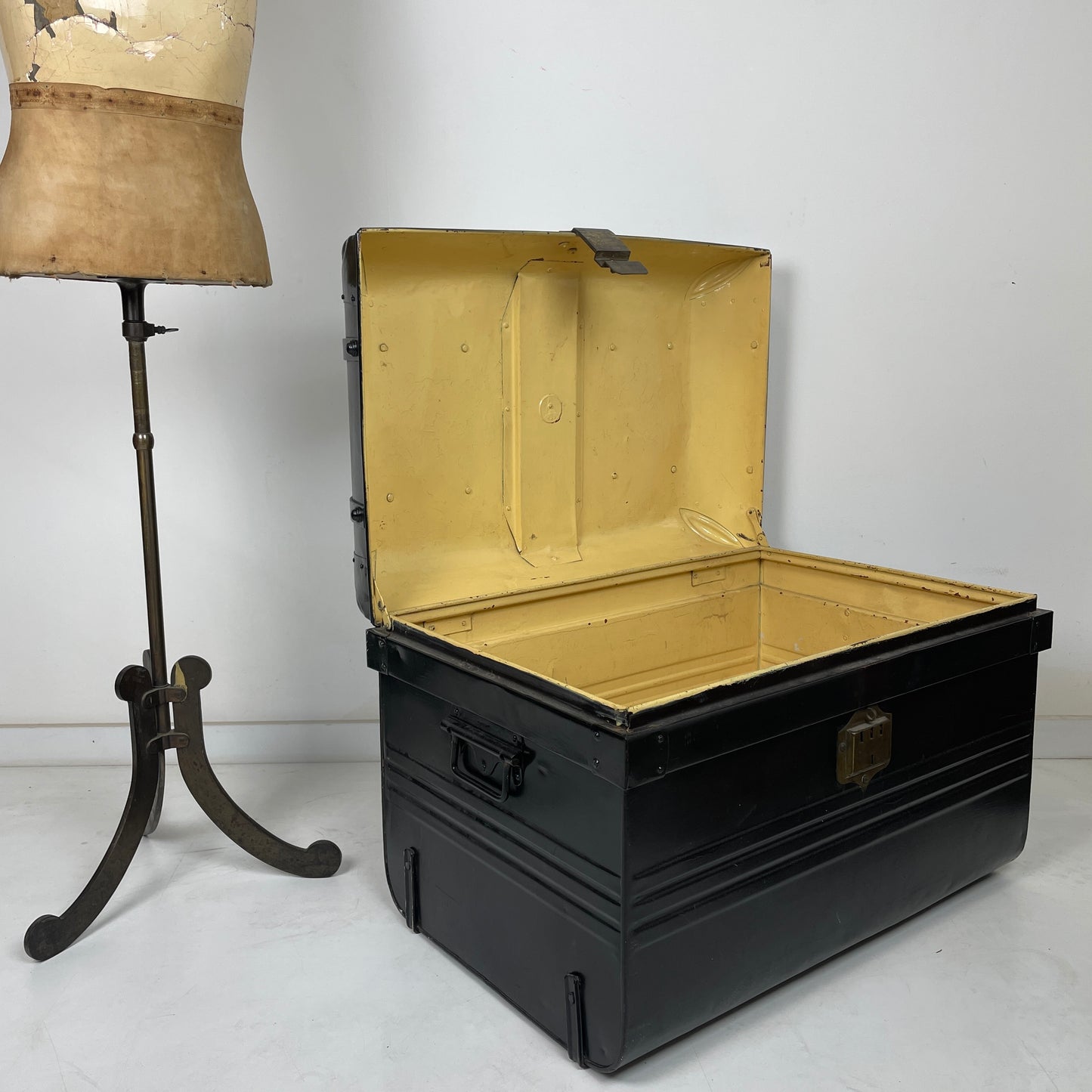 STAND ALONE POLLARD OF LONDON MANNEQUIN TORSO