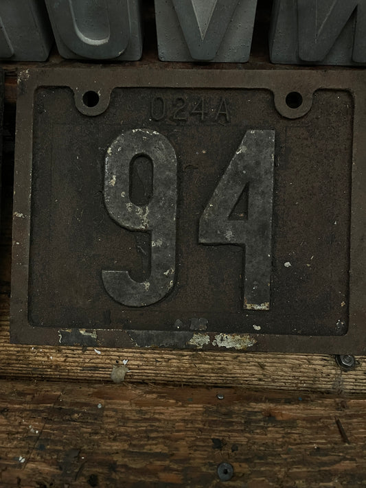 ORIGINAL CAST IRON MACHINE DOOR NUMBER PLAQUE No 94