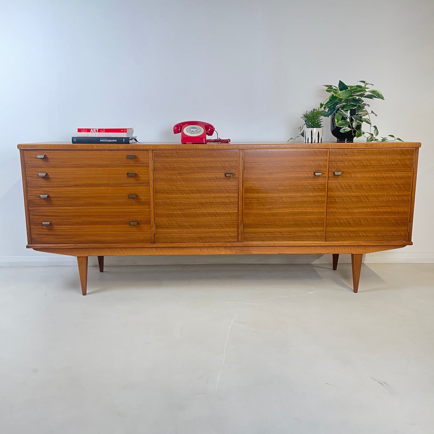 A RARE ALFRED COX MID CENTURY WALNUT & MAPLE VINTAGE SIDEBOARD