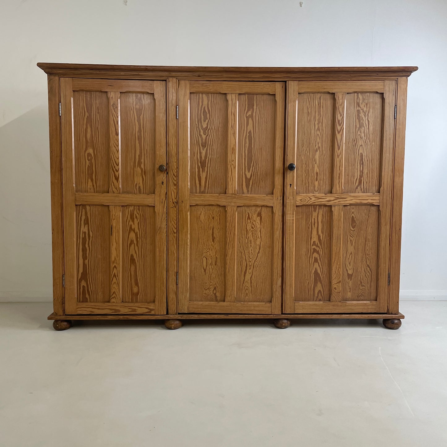 LARGE ANTIQUE PINE THREE DOOR KITCHEN/HALL CABINET
