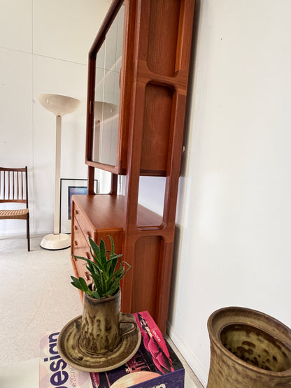 DYRLUND TEAK ROOM DIVIDER WITH GLASS BOOKCASE