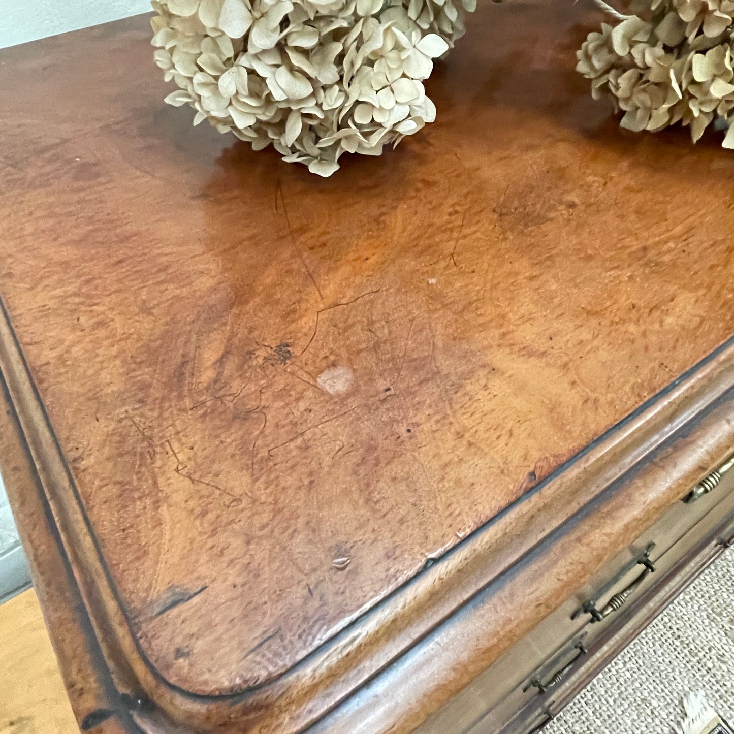 ANTIQUE SATINWOOD CHEST OF DRAWERS