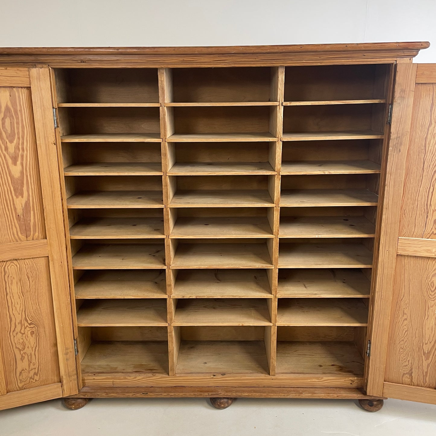 LARGE ANTIQUE PINE THREE DOOR KITCHEN/HALL CABINET