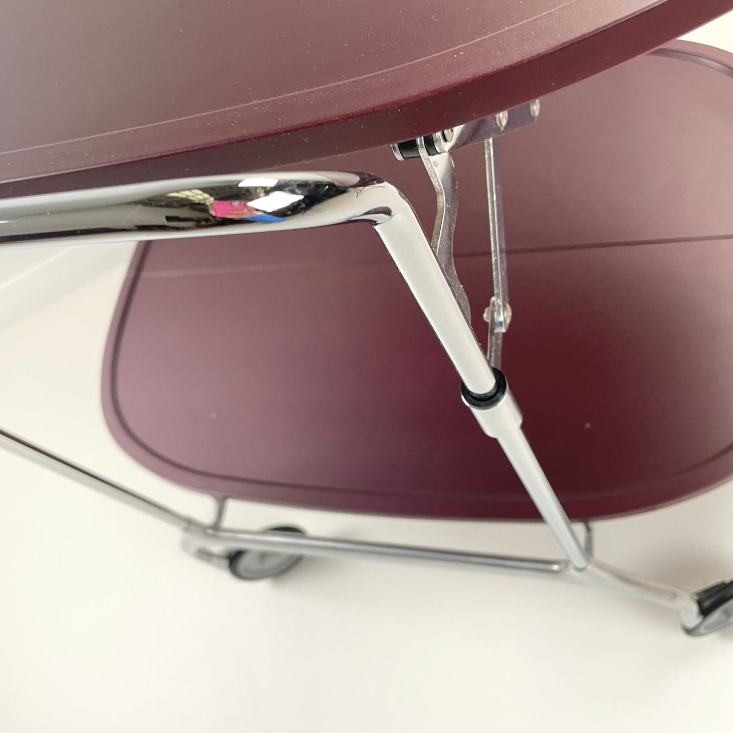 KARTELL GASTONE TROLLEY IN AUBERGINE