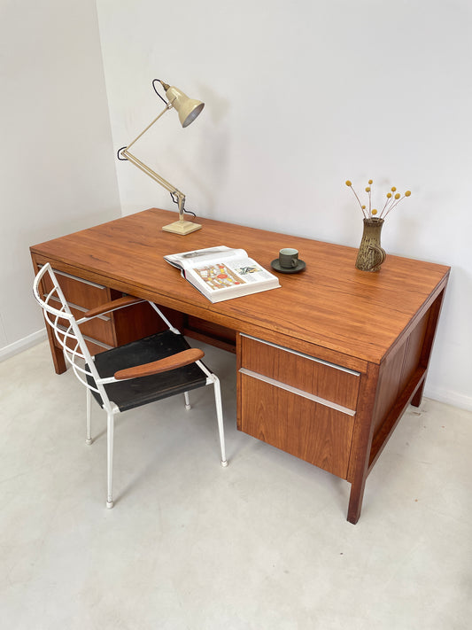 VINTAGE TEAK DOUBLE PEDESTAL PARTNERS DESK