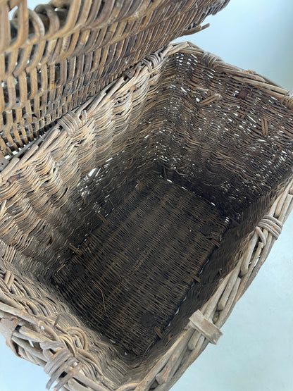 LARGE WEATHERED LAUNDRY MILL BASKET