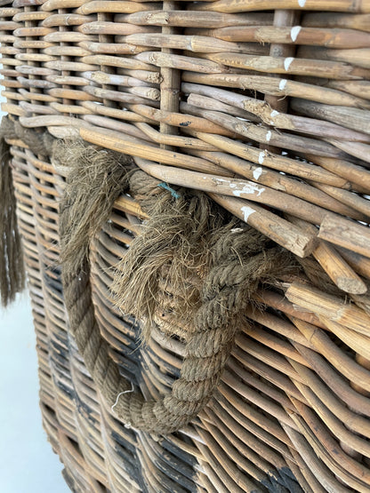LARGE ANTIQUE LAUNDRY MILL BASKET / BLANKET STORAGE