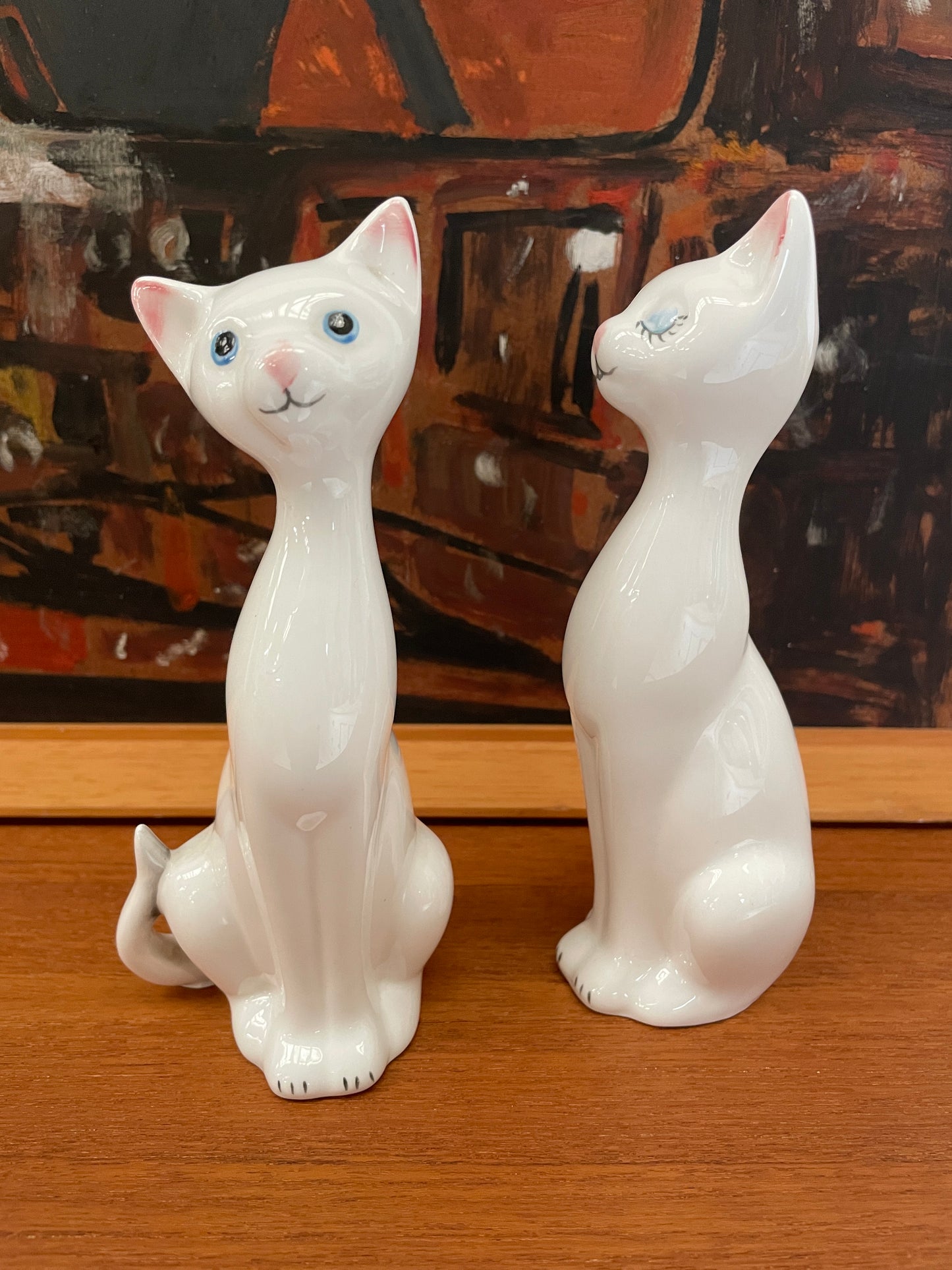 VINTAGE KITSCH CAT IN WHITE PORCELAIN x 2
