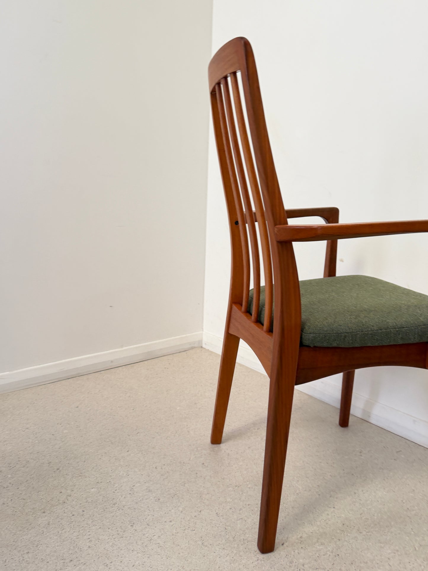 VINTAGE SVEGARDS SWEDISH DINING CHAIRS X 4