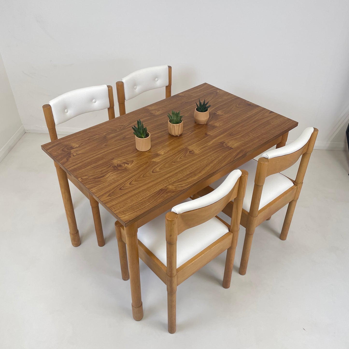 DINETTE TABLE AND CHAIRS IN BEECH