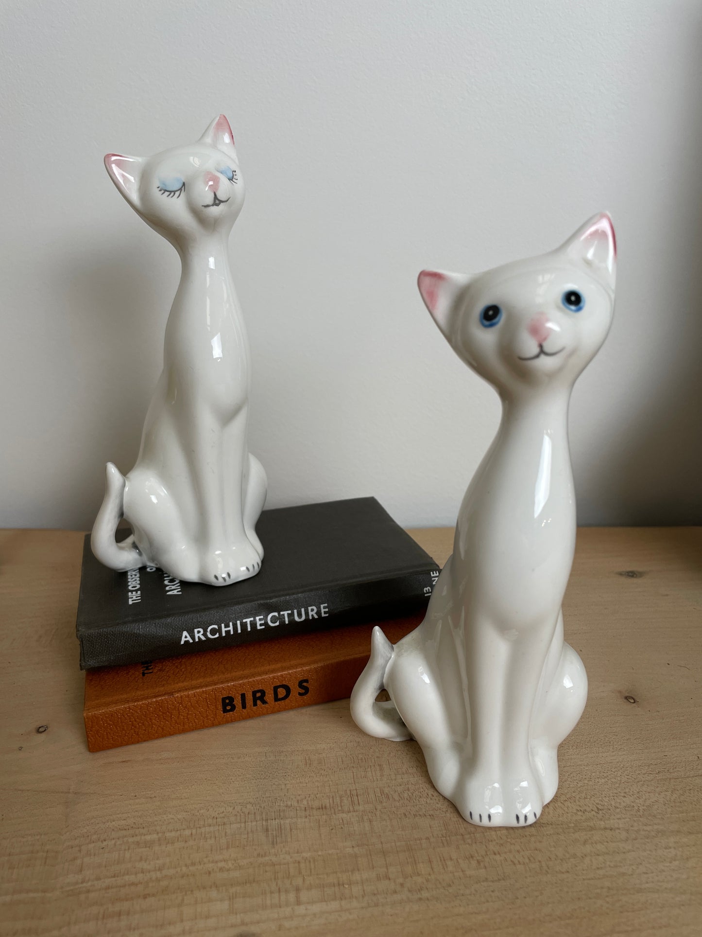 VINTAGE KITSCH CAT IN WHITE PORCELAIN x 2