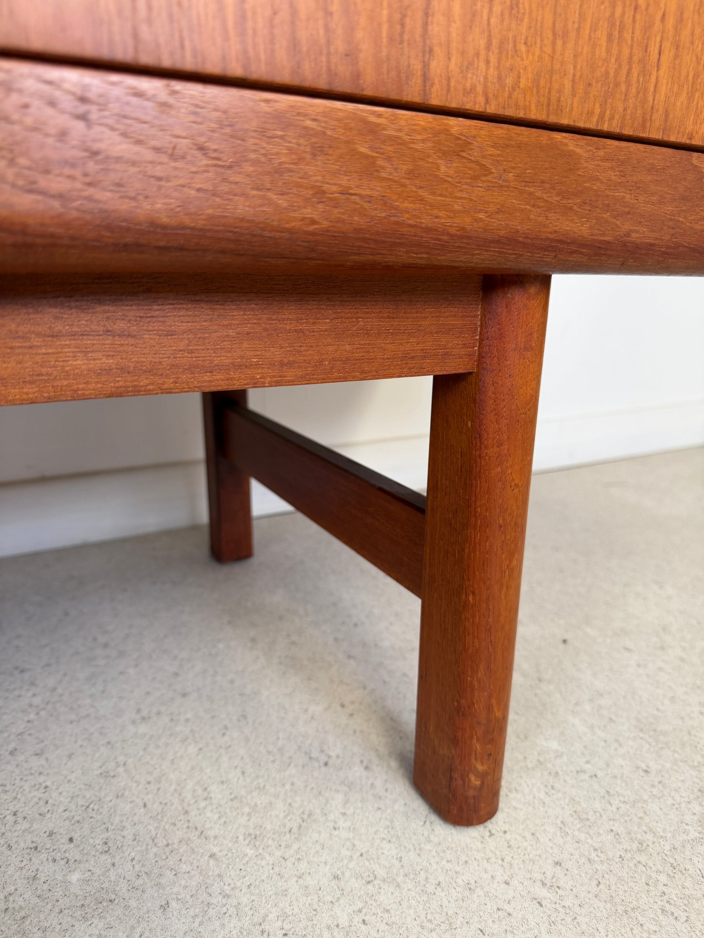 RARE ARCHIE SHINE 1960s GLOUCESTER SIDEBOARD
