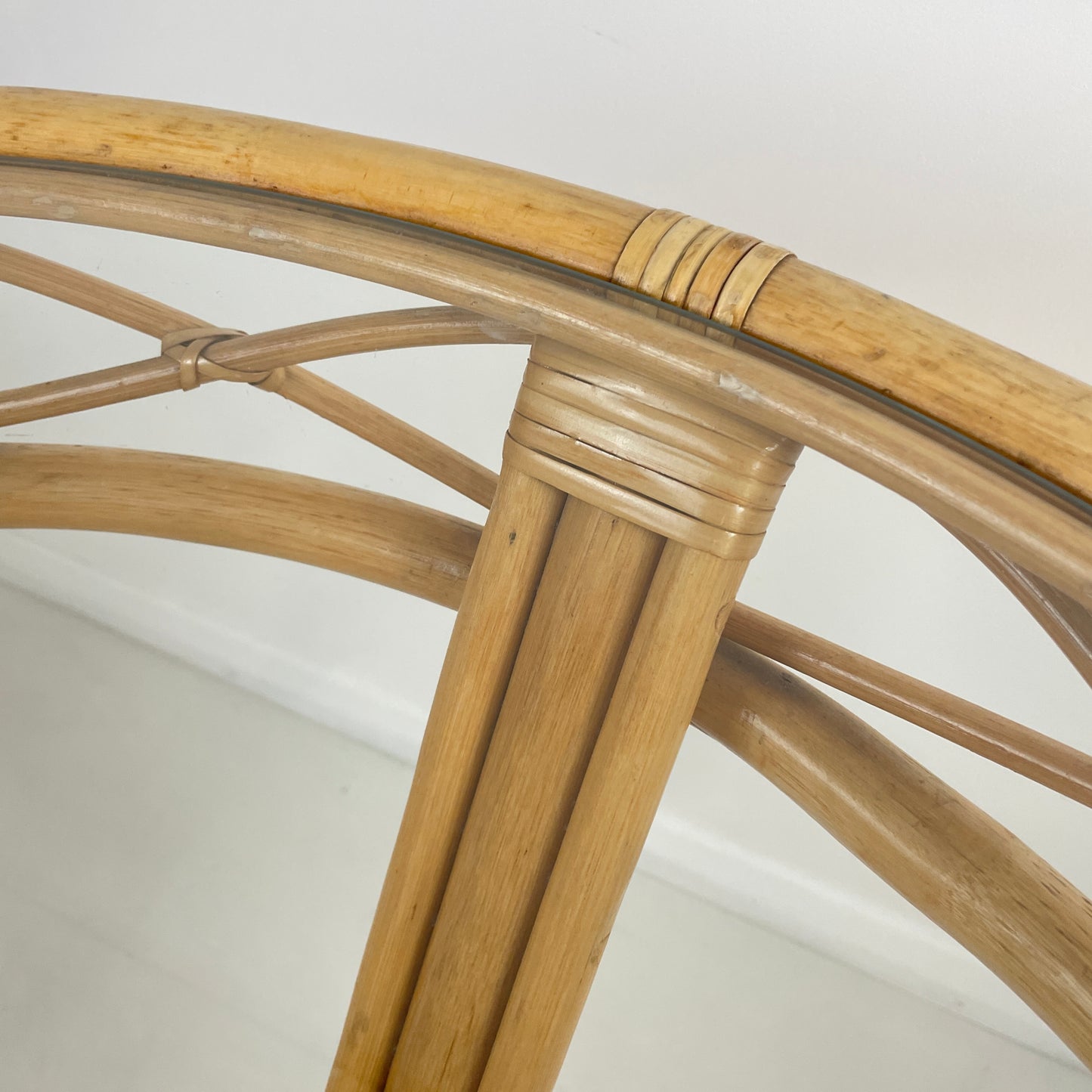 VINTAGE BAMBOO ROUND DINING TABLE