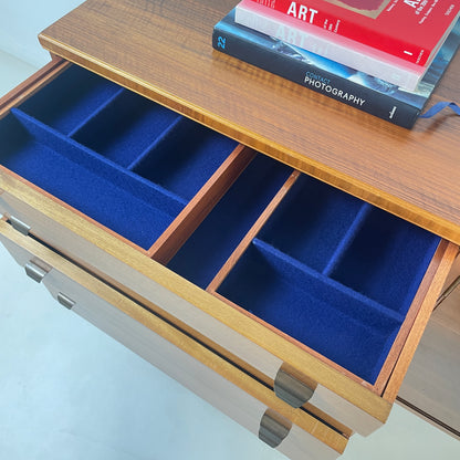 A RARE ALFRED COX MID CENTURY WALNUT & MAPLE VINTAGE SIDEBOARD