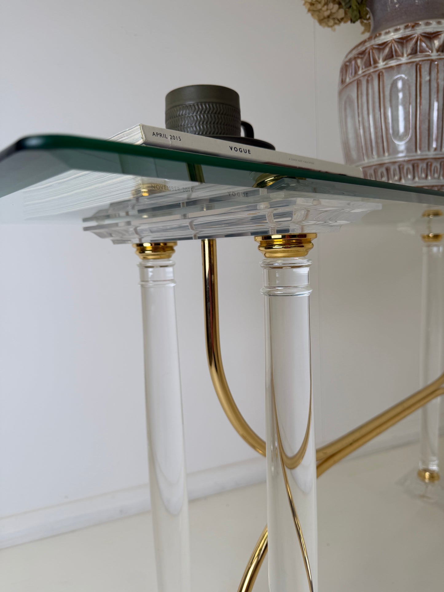 HOLLYWOOD REGENCY CONSOLE TABLE IN THE STYLE OF CHARLES HOLLINS