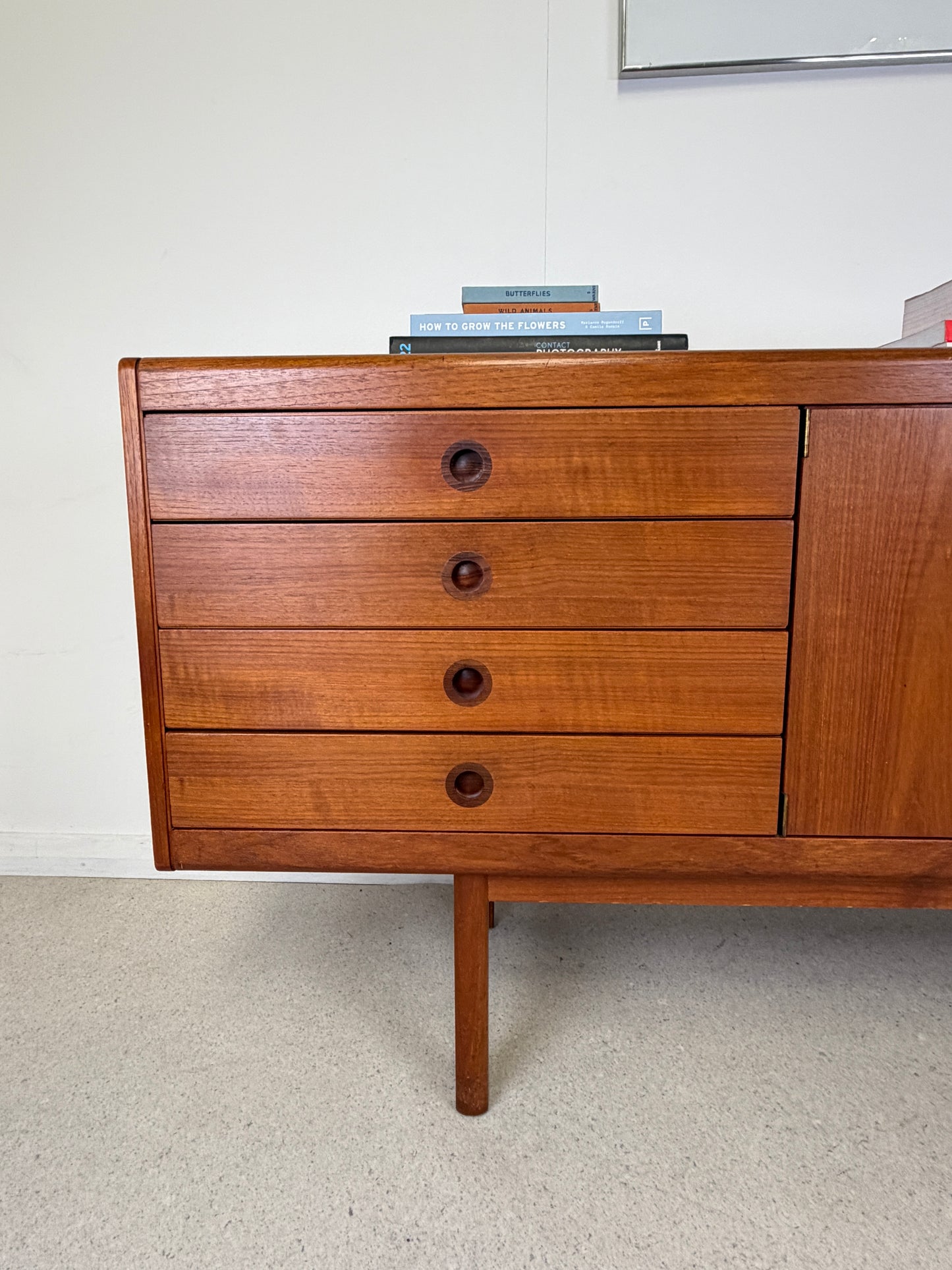 RARE ARCHIE SHINE 1960s GLOUCESTER SIDEBOARD