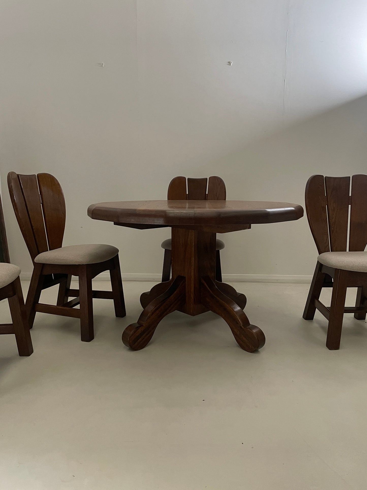 BRUTALIST 1970s BELGIUM OAK DINING TABLE & 4 CHAIRS