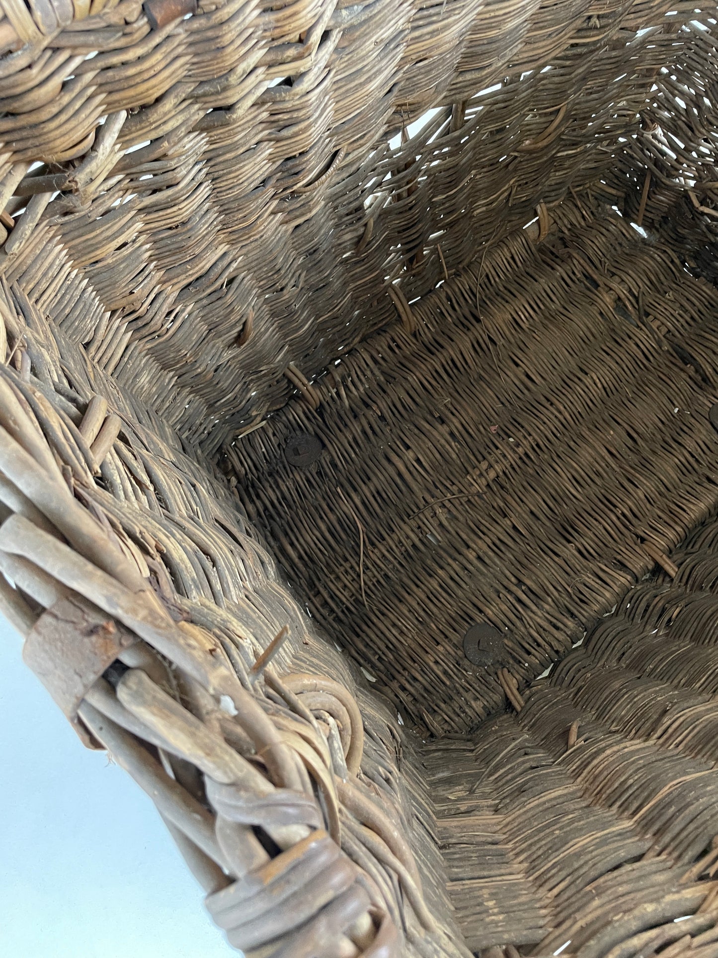 LARGE WEATHERED LAUNDRY MILL BASKET