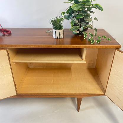 A RARE ALFRED COX MID CENTURY WALNUT & MAPLE VINTAGE SIDEBOARD