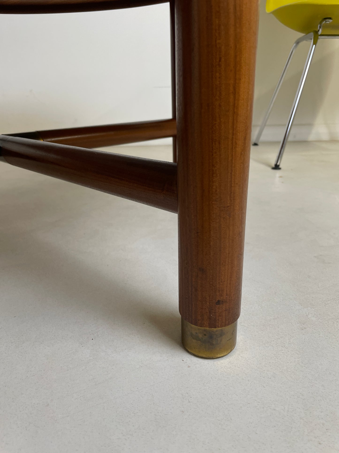 GPLAN SUNBURST ROUND TEAK AND GLASS COFFEE TABLE