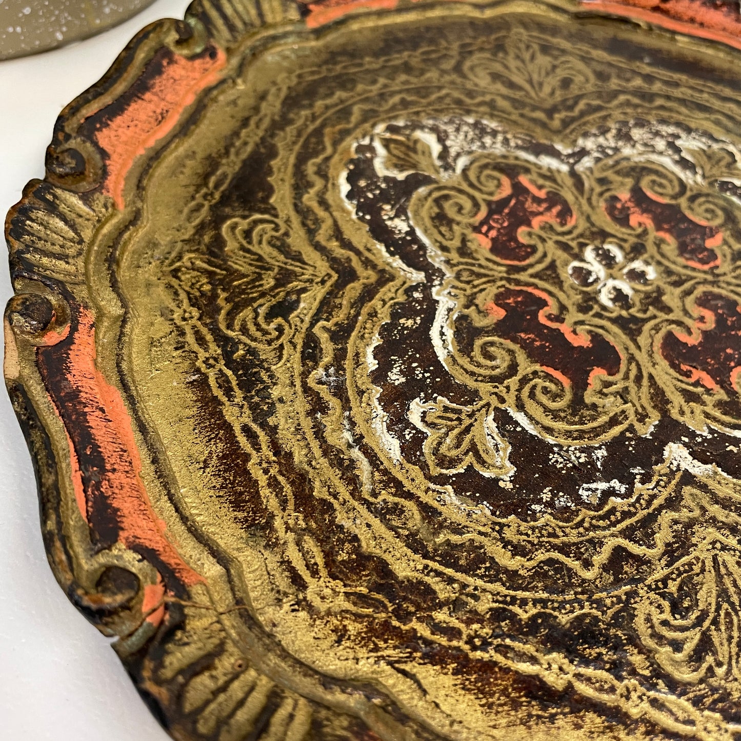 VINTAGE FLORENTINE PLATE/TRAY - SET OF TWO