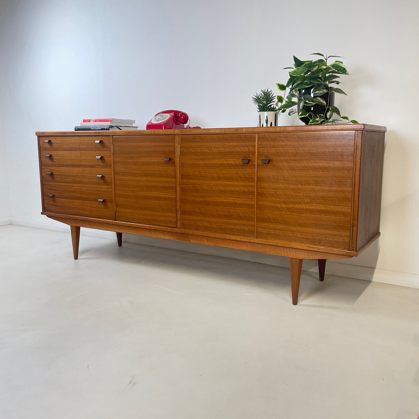 A RARE ALFRED COX MID CENTURY WALNUT & MAPLE VINTAGE SIDEBOARD