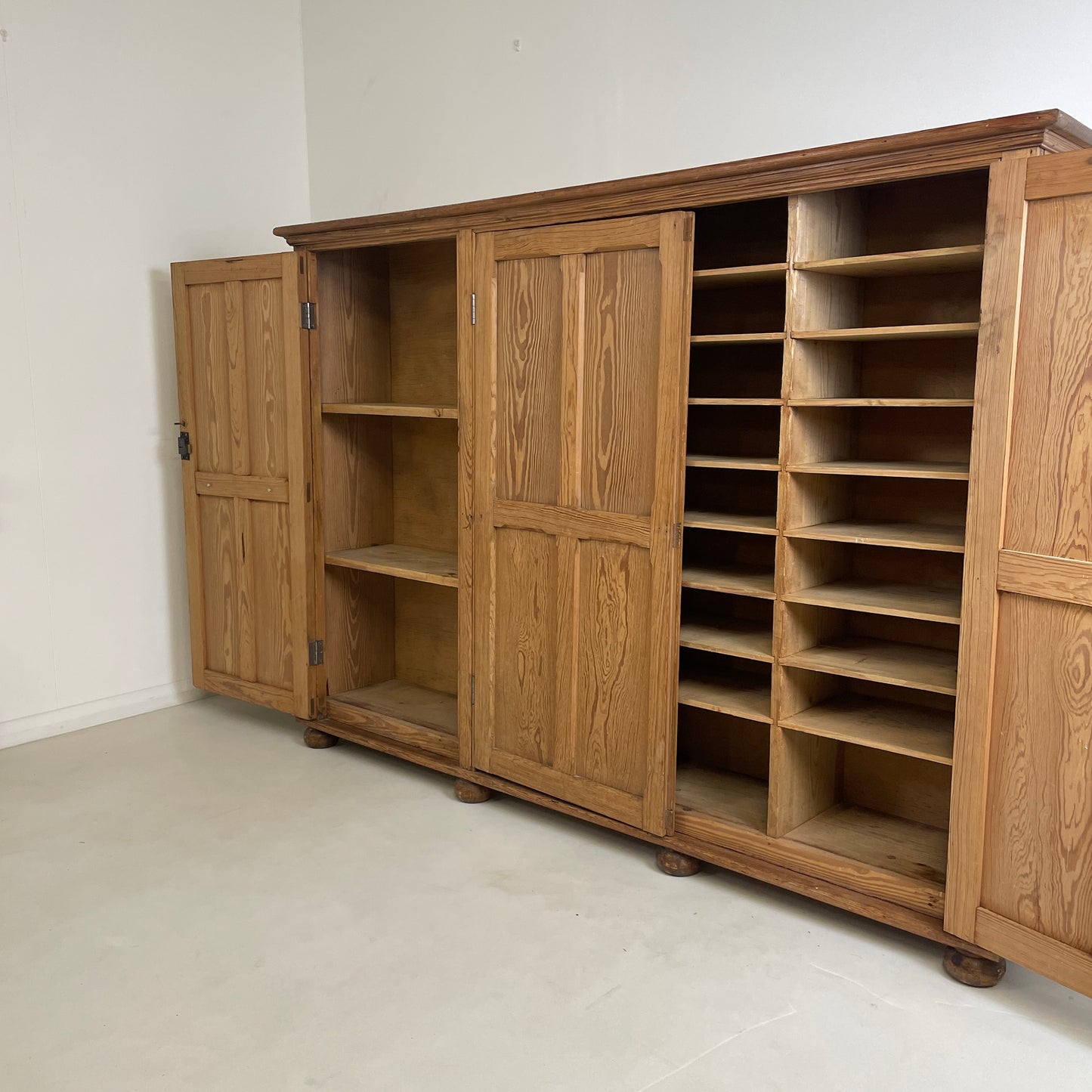 LARGE ANTIQUE PINE THREE DOOR KITCHEN/HALL CABINET