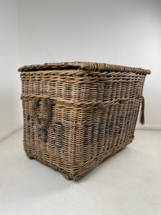 LARGE ANTIQUE LAUNDRY MILL BASKET / BLANKET STORAGE