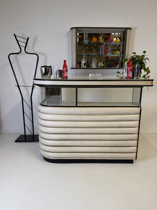 1950s RETRO COCKTAIL BAR WITH BACK BAR