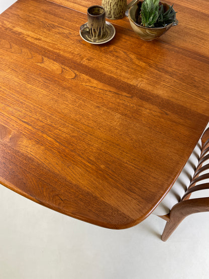 VINTAGE TEAK DINING TABLE & 4 CHAIRS BY BENNY LINDEN