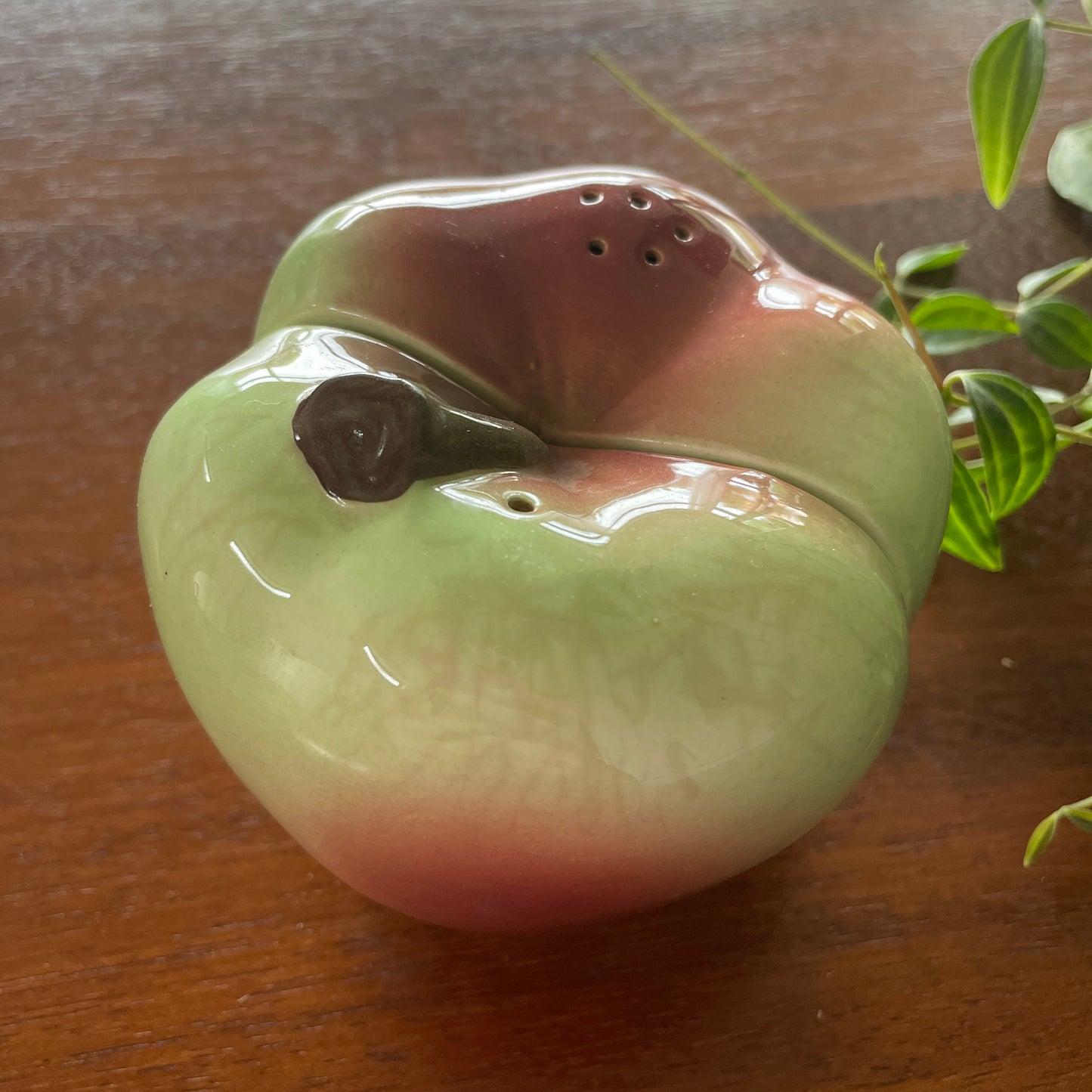 VINTAGE APPLE CARLTON WARE CRUET SET