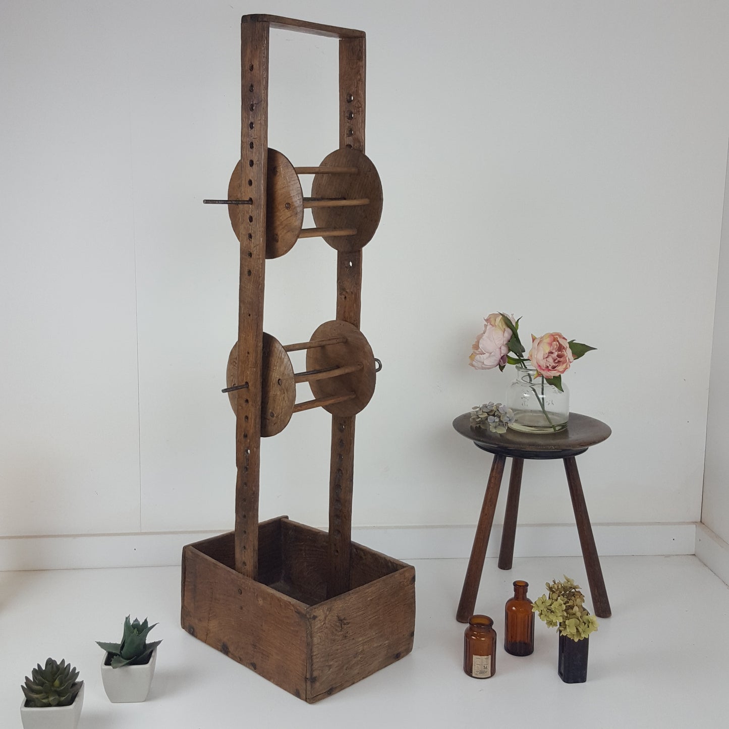 PRIMITIVE ANTIQUE OAK WOOL WINDER IN OAK