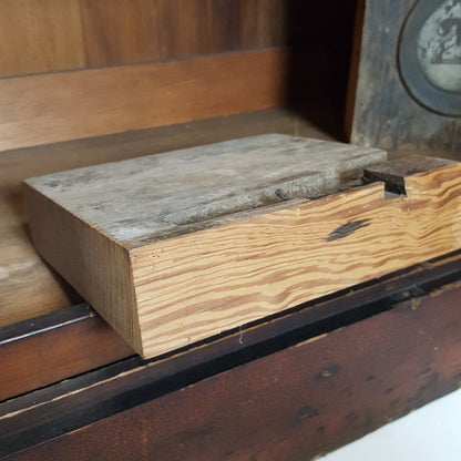 DECORATIVE PITCH PINE PEW NUMBER 25 / 32