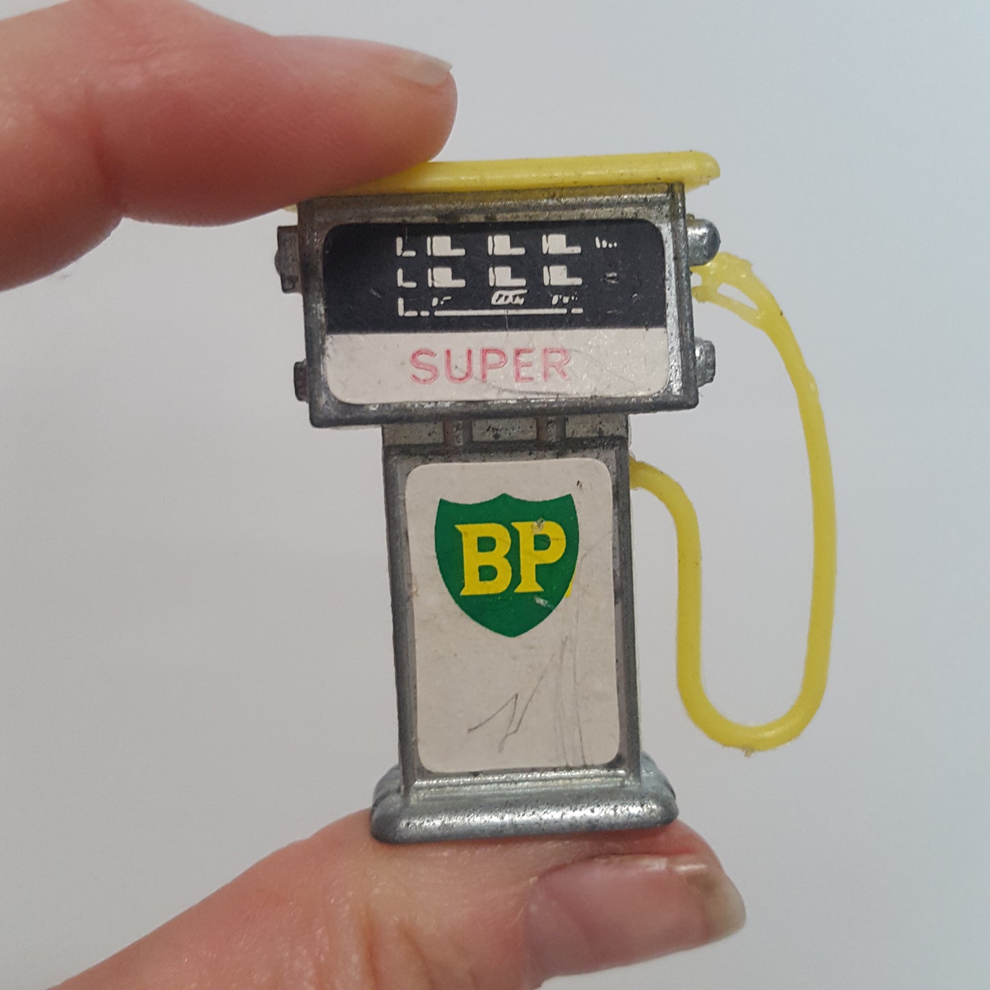 VINTAGE DIECAST BP MODEL TOY PETROL PUMP