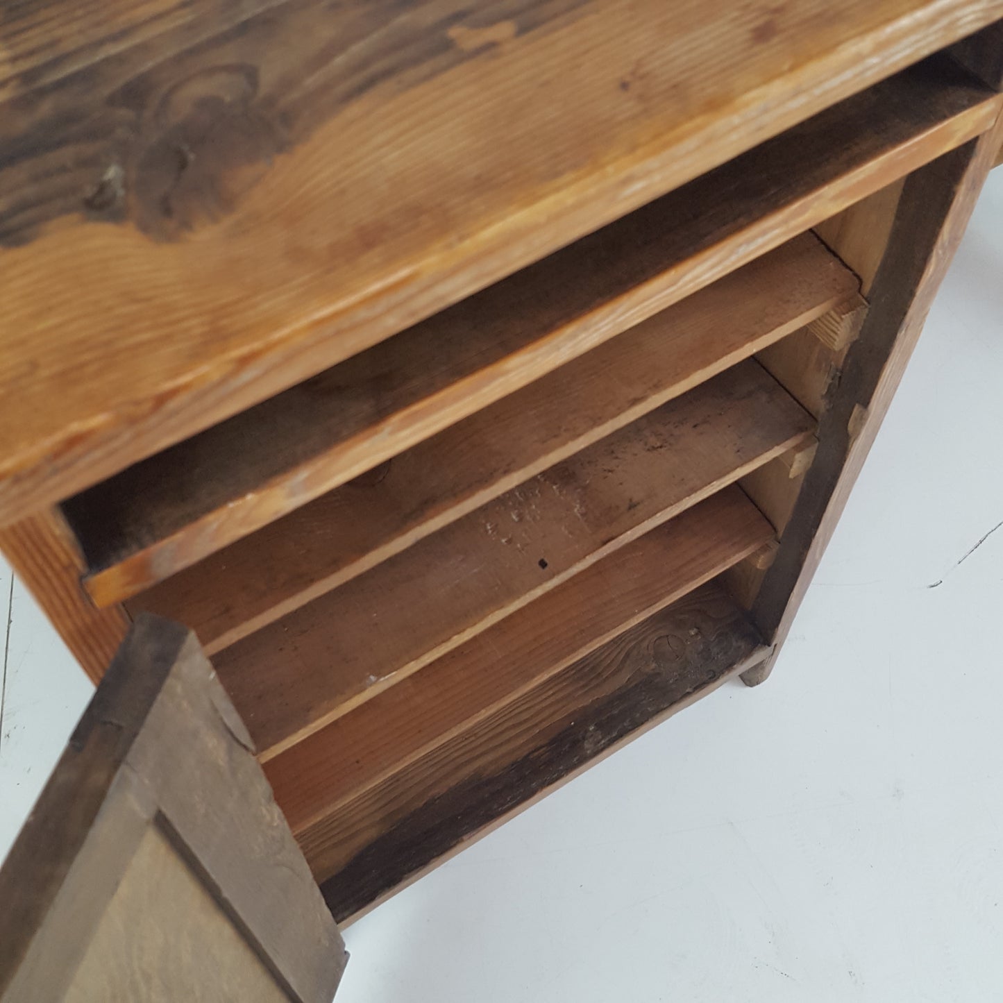 ANTIQUE PINE COMPACT TABLE / DESK