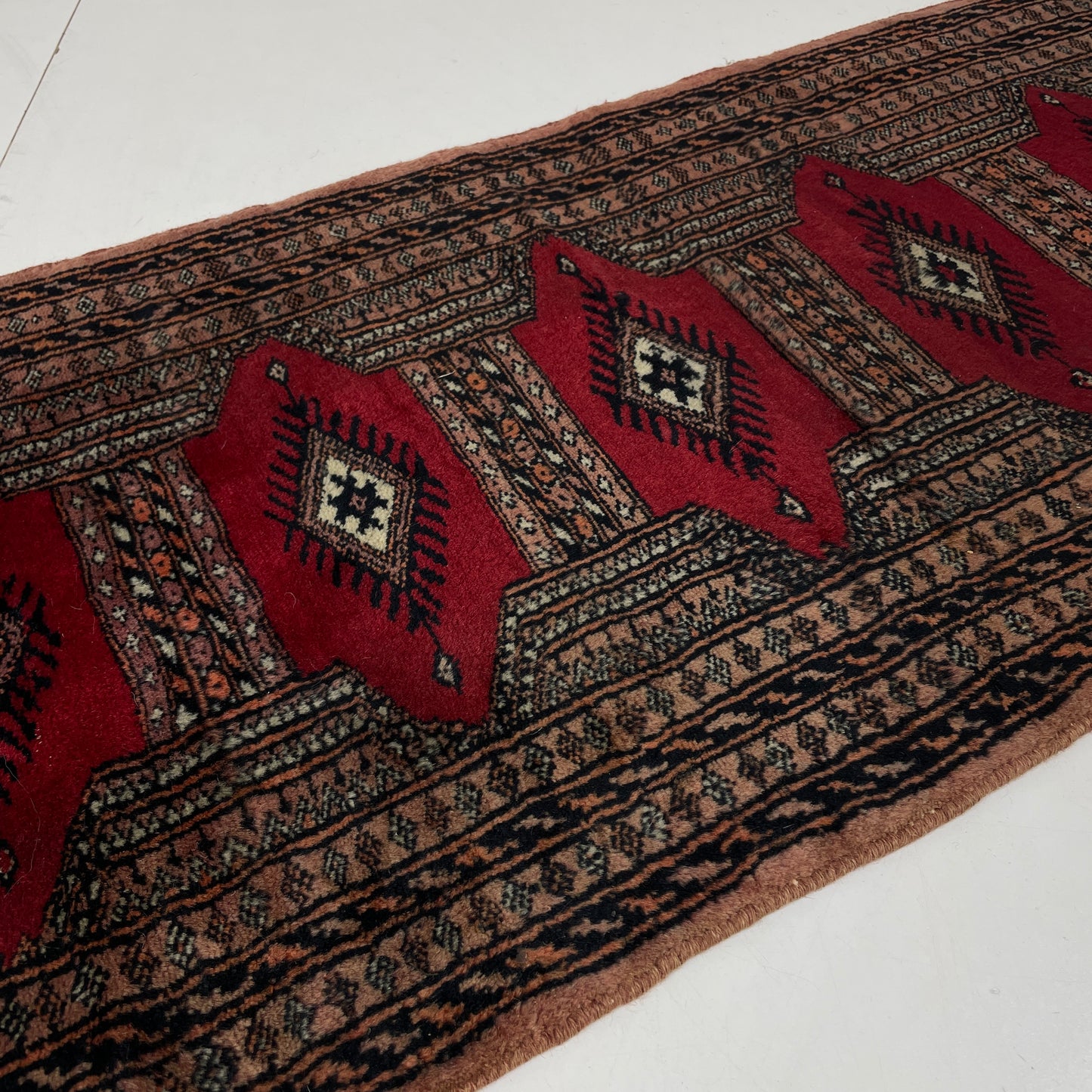VINTAGE PERSIAN RUG / RUNNER